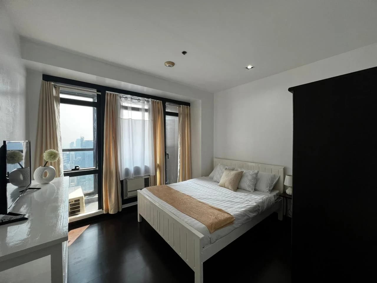 The Gramercy | 2BR 58sqm Condo for Sale in Makati City