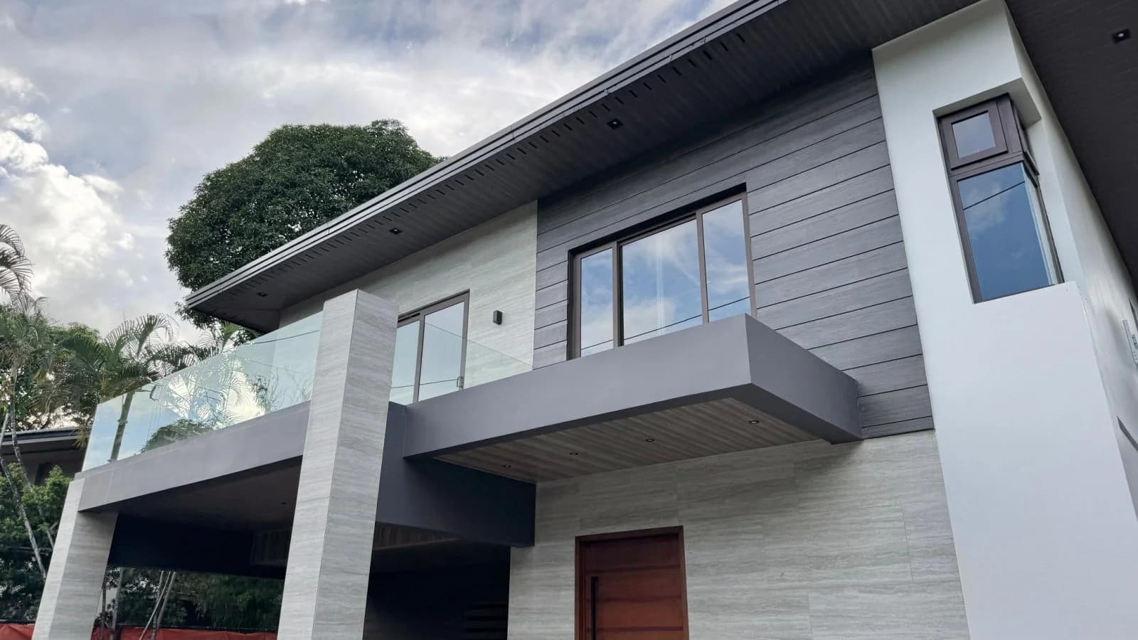 Ayala Alabang | 5BR 827sqm House & Lot for Sale in Muntinlupa City