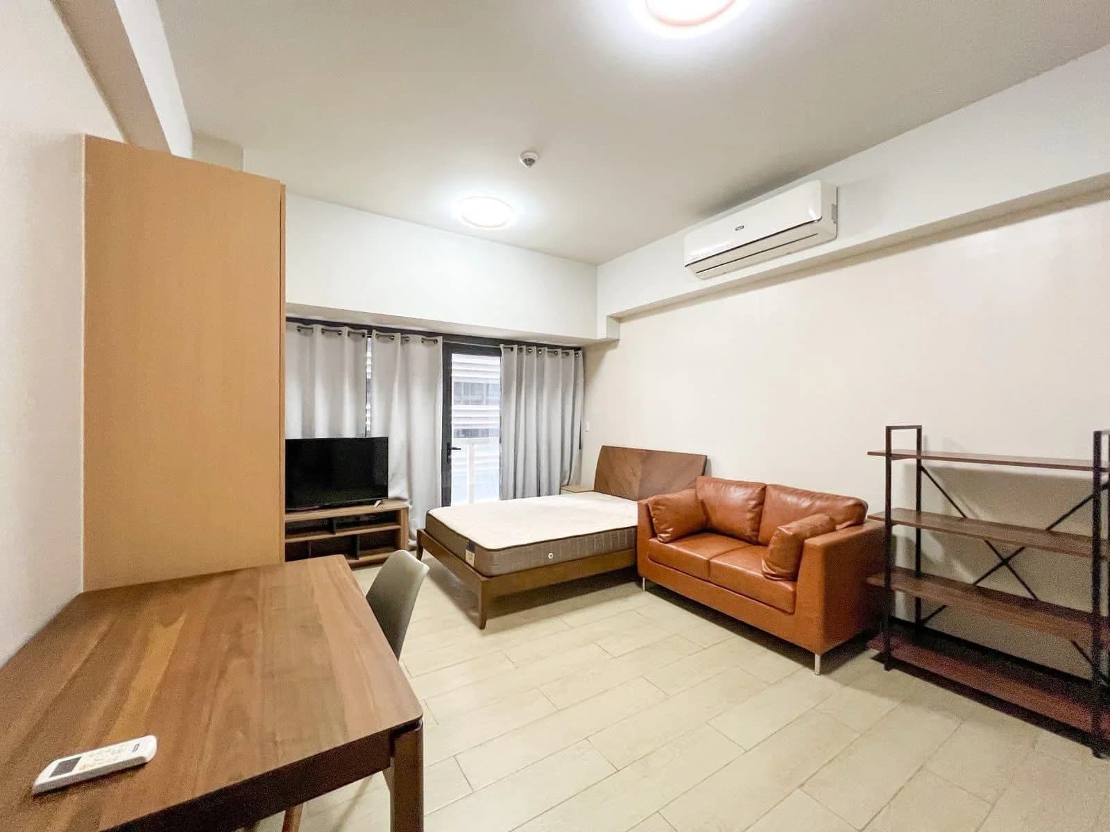 Salcedo Skysuites Makati Executive | Studio 37sqm Condo for Sale in Makati City - Salcedo Village