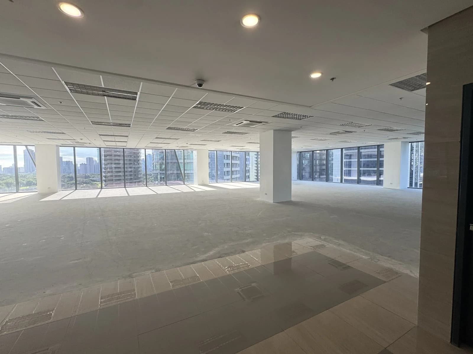 Milestone At Fifth Avenue | 541sqm Office Space for Rent in Taguig City - Bgc
