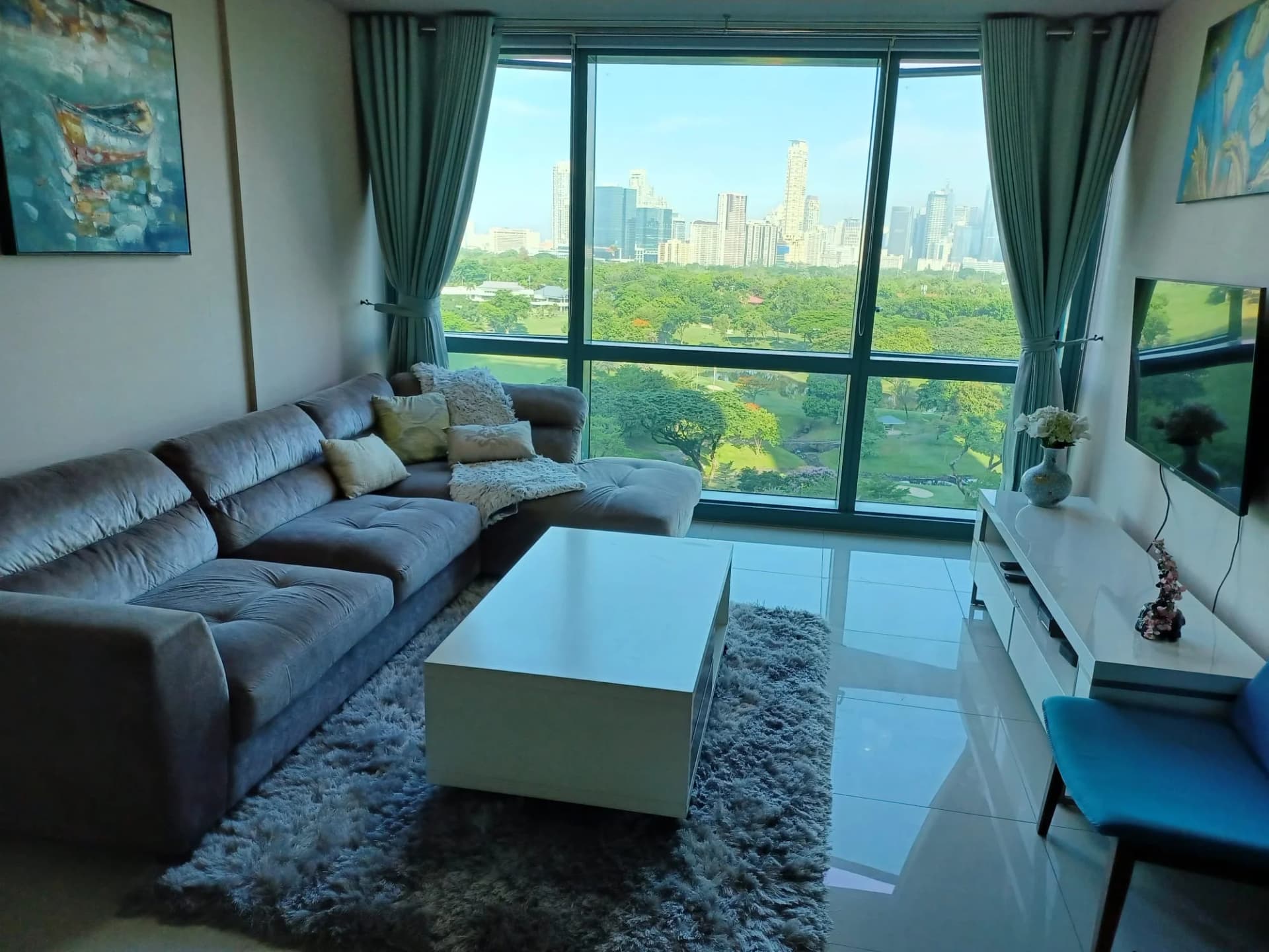 8 Forbestown Road | 2BR Condo for Sale in Taguig City - Bgc