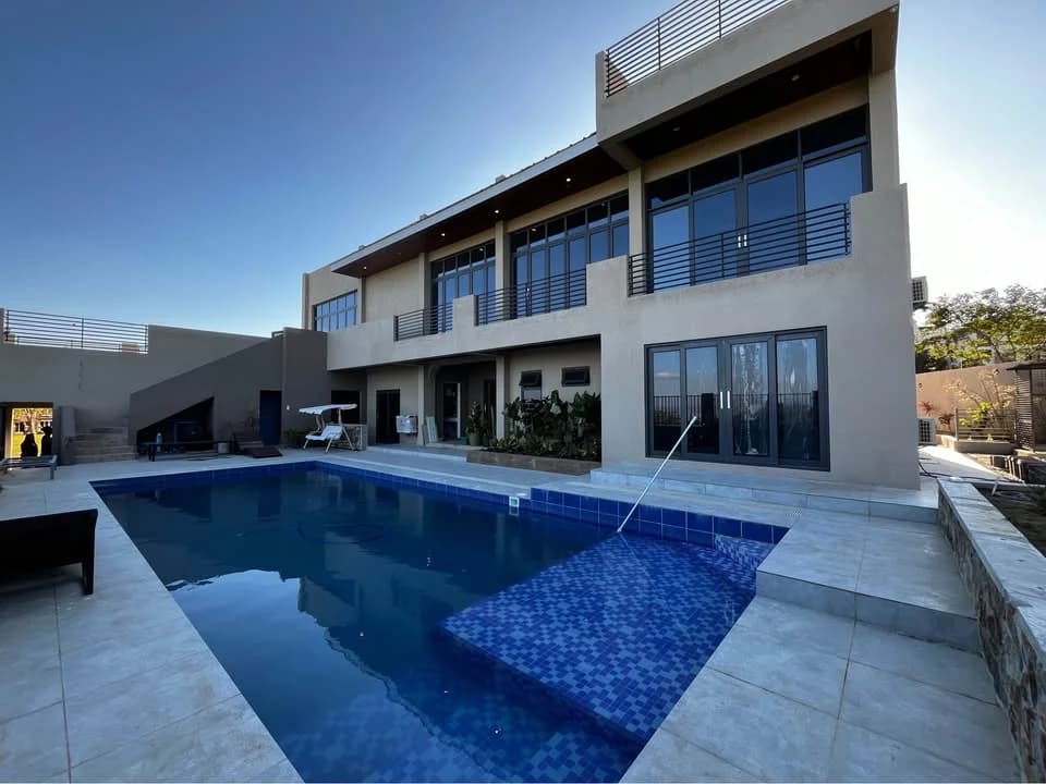 Splendido Tagaytay Hotel And Country Club | 5BR 400sqm House & Lot for Sale in Batangas