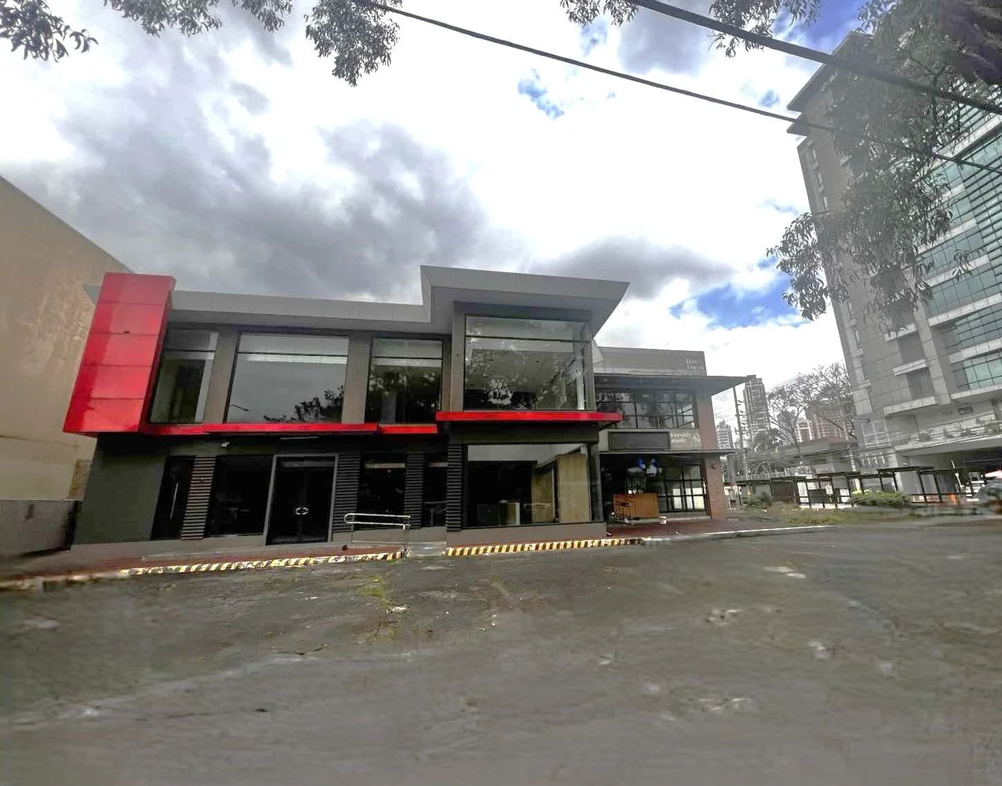 Ortigas Ave Commercial | 1000sqm Commercial Space for Rent in San Juan City