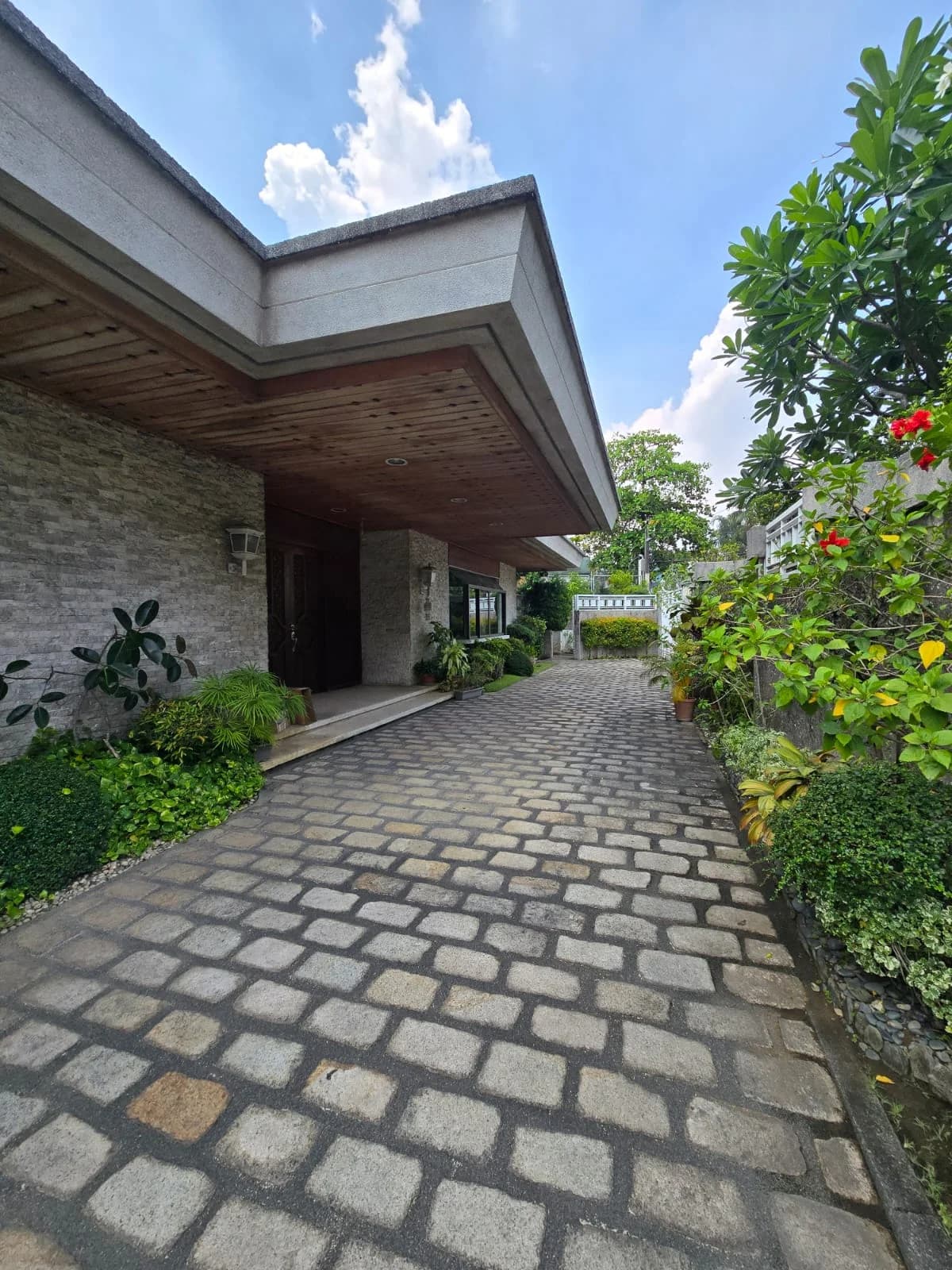 Corinthian Gardens | 4BR 880sqm House & Lot for Rent in Pasig City