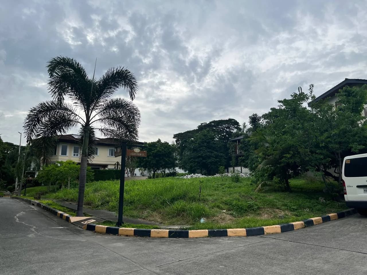 Palms Pointe Filinvest Alabang - Near Ayala Alabang Village | Lot for Sale in Muntinlupa City