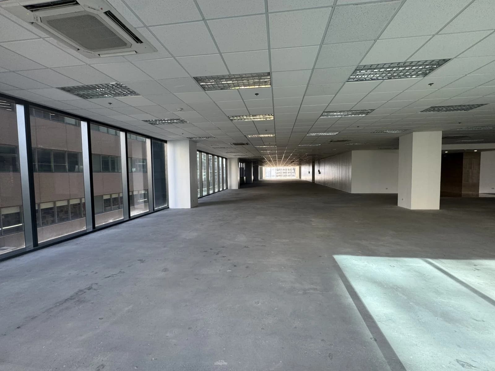 Milestone At Fifth Avenue | 541sqm Office Space for Rent in Taguig City - Bgc