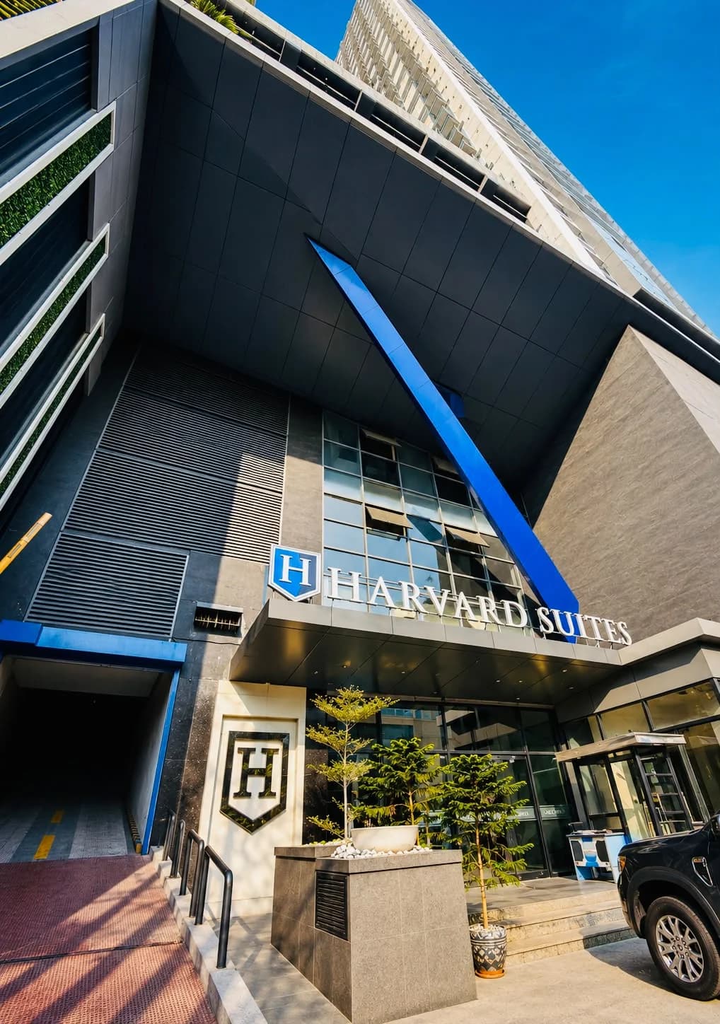Harvard Suites - Manila | 8BR 700sqm Condo for Sale in City Of Manila