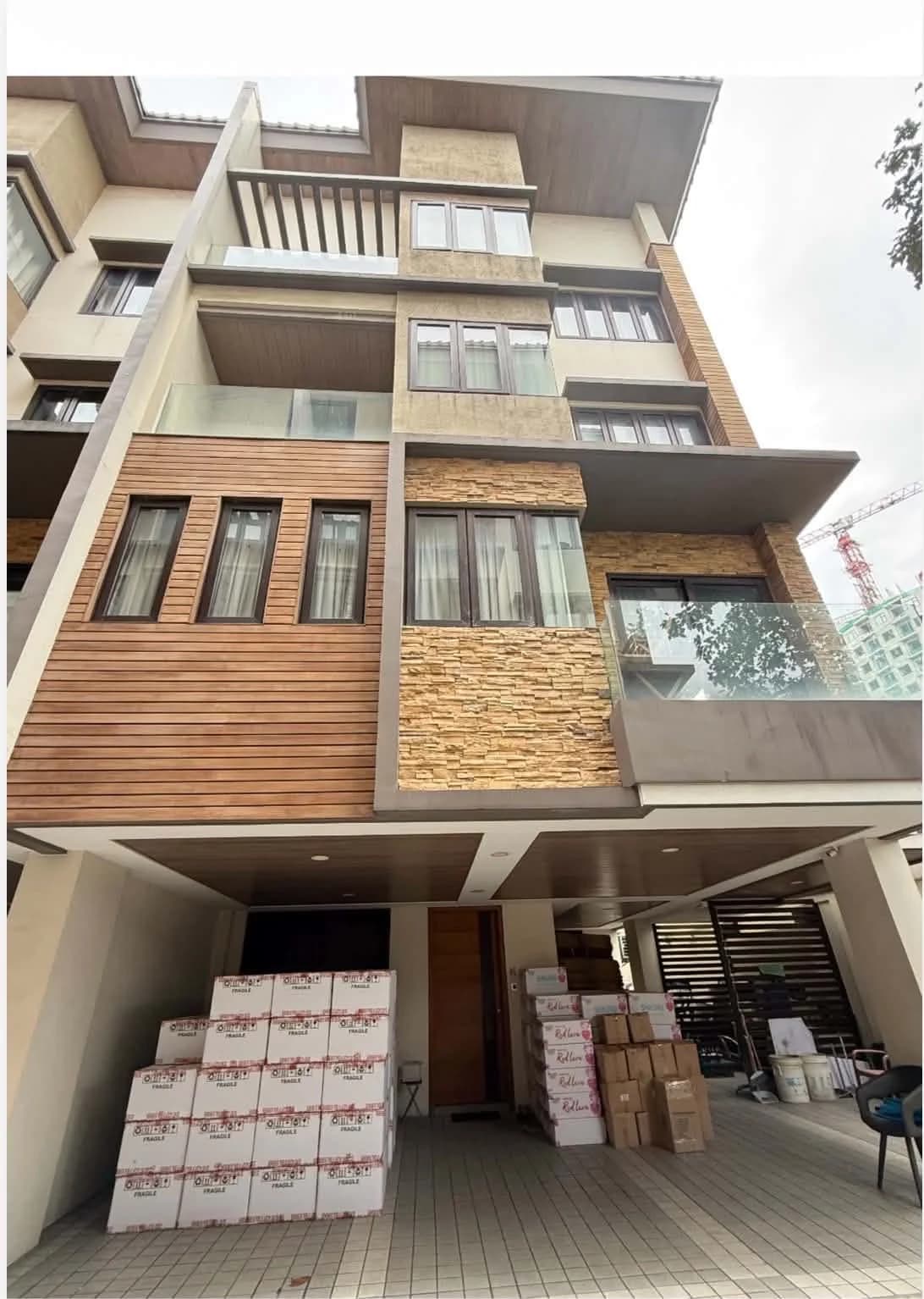 South Triangle | 4BR 386sqm Townhouse for Sale in Quezon City