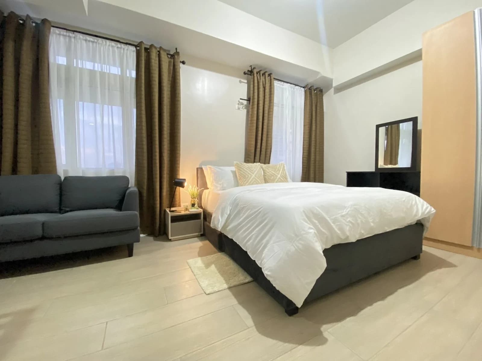San Antonio Residences | Studio 28sqm Condo for Rent in Makati City