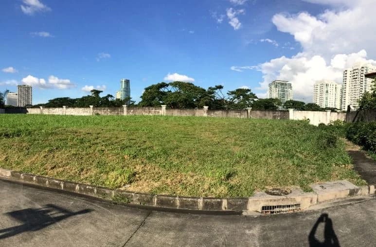 Palms Pointe Village | Lot for Sale in Muntinlupa City