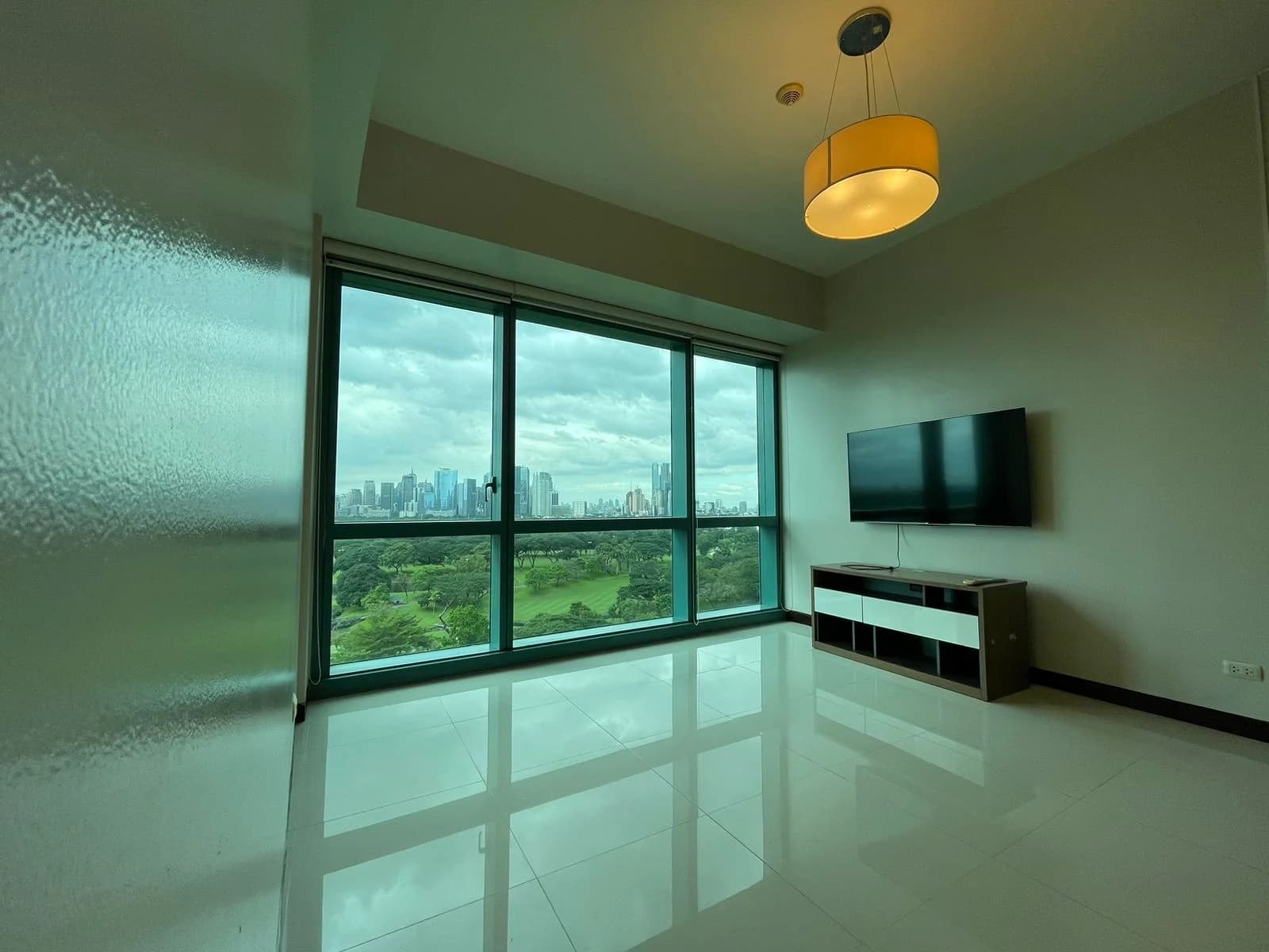8 Forbestown Road | 2BR 88sqm Condo for Sale in Taguig City - Bgc