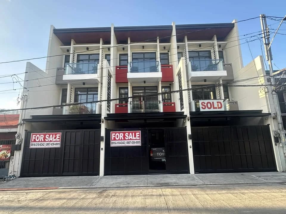 West Kamias | 4BR 320sqm Townhouse for Sale in Quezon City