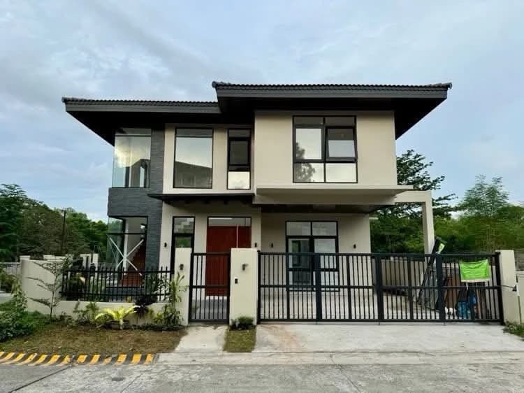 Portofino Heights | 4BR 220sqm House & Lot for Sale in Las Piñas City