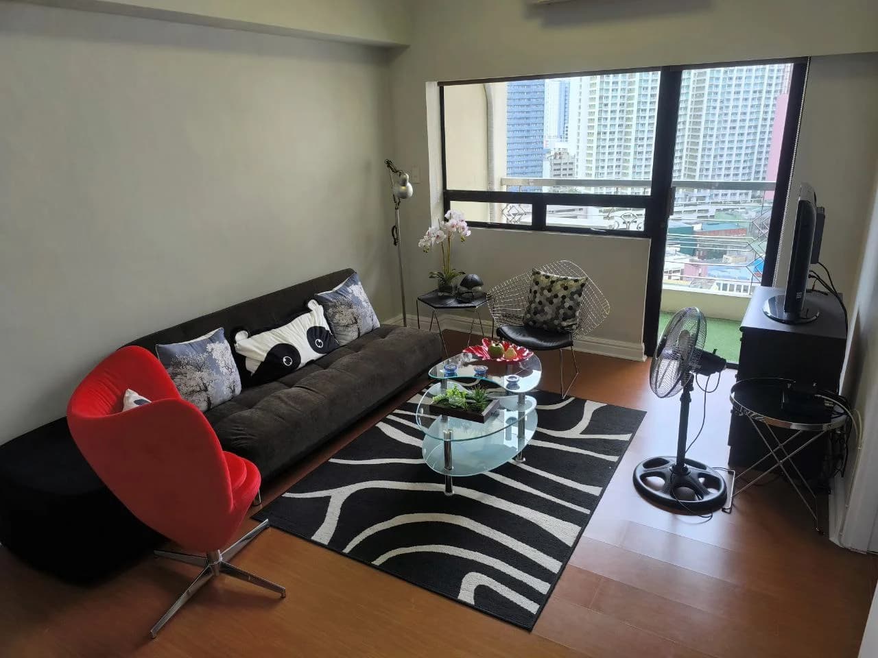 Bsa Suites | 2BR 82sqm Condo for Sale in Makati City - Legazpi Village