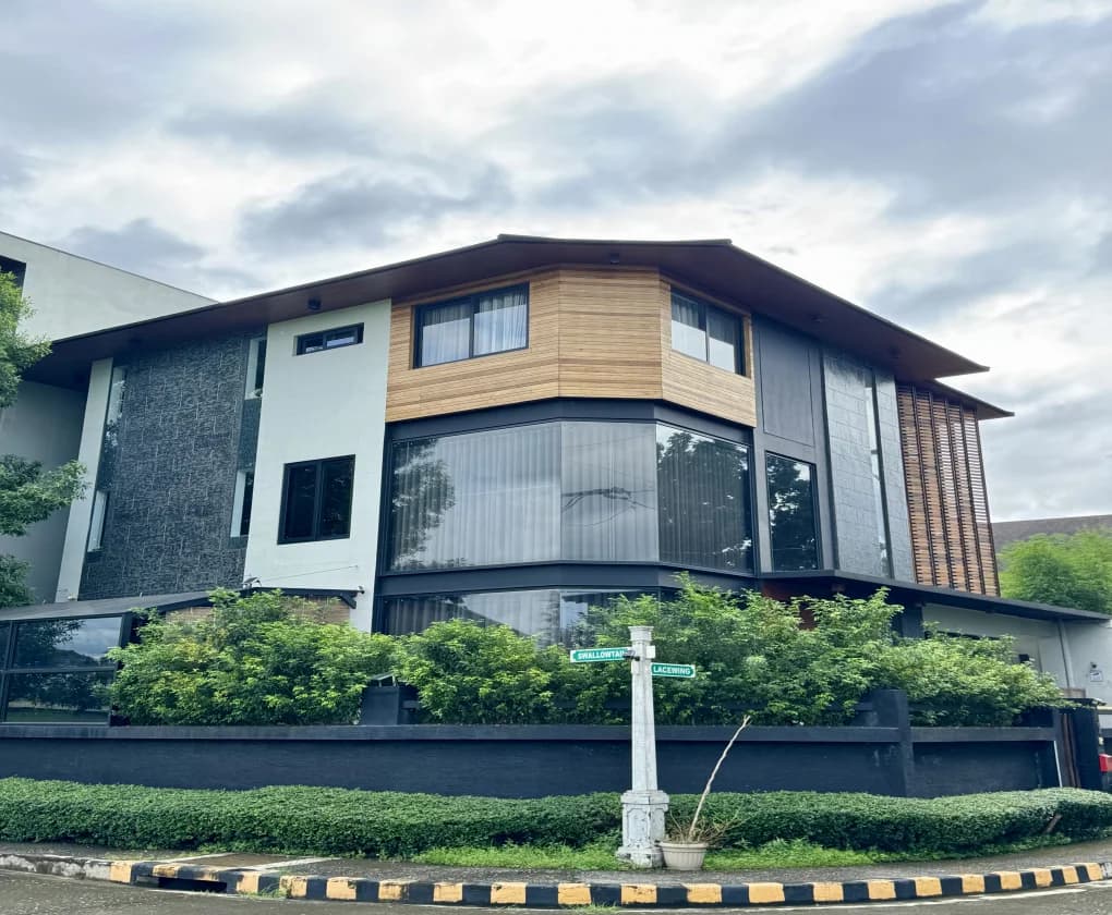 Woodrige Heights - Marikina House For Sale Near Loyola Grand Villas | 6BR 353sqm House & Lot for Sale in Marikina City