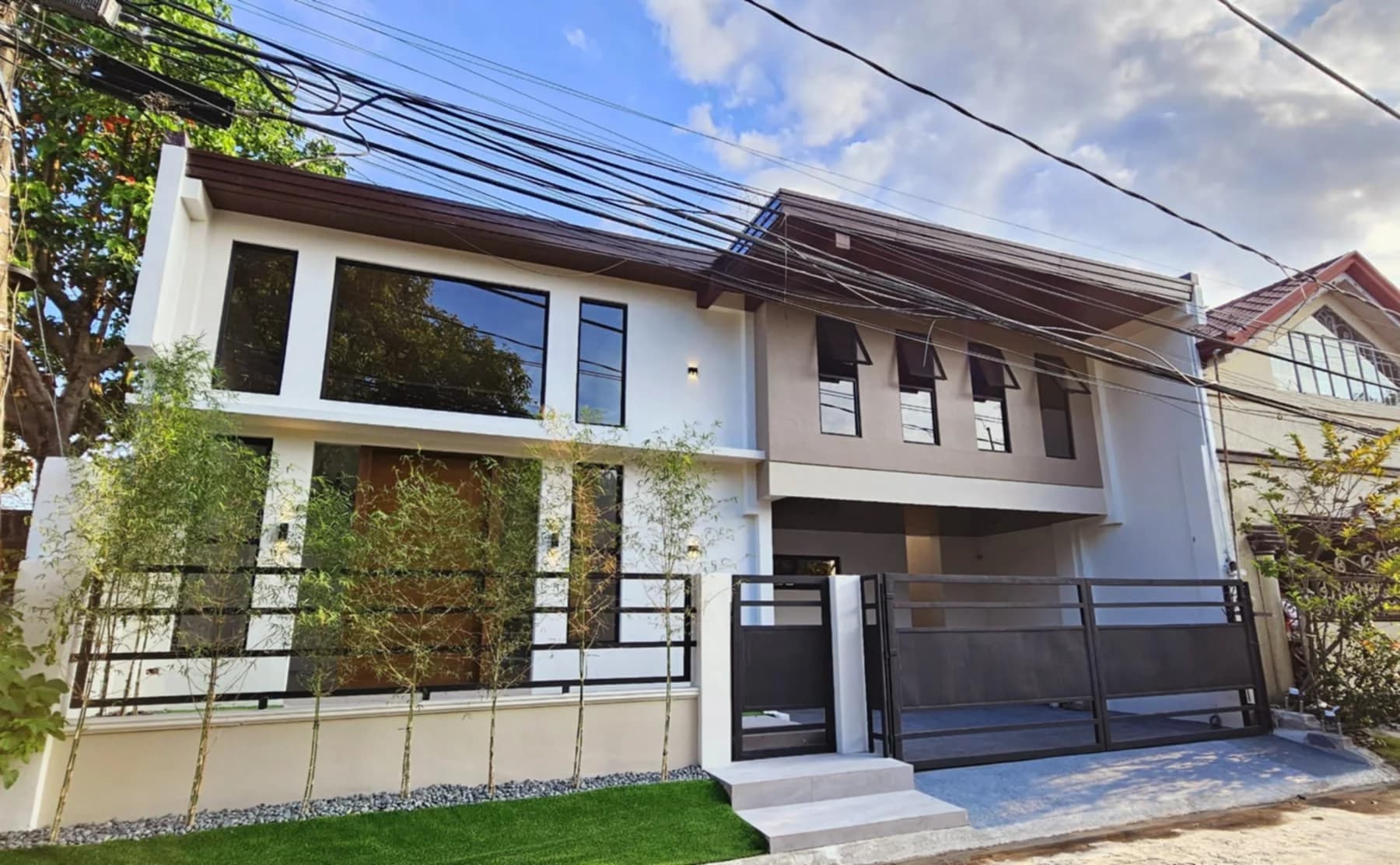 Bf West Executive Bf Homes Paranaque City | 5BR 180sqm House & Lot for Sale in Parañaque City