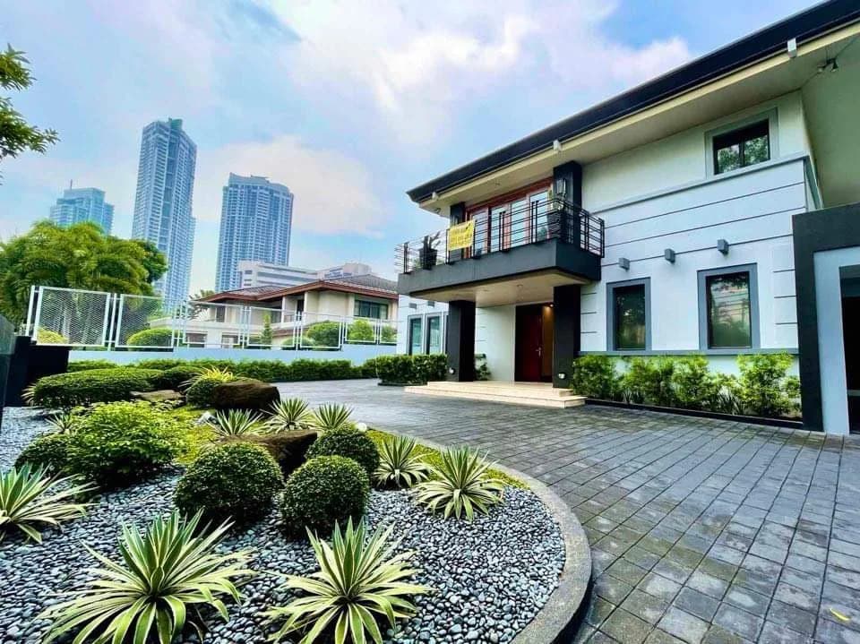 Dasmariñas Village / Dasmarinas Village / Dasmariñas Village | 5BR 1371sqm House & Lot for Sale in Makati City