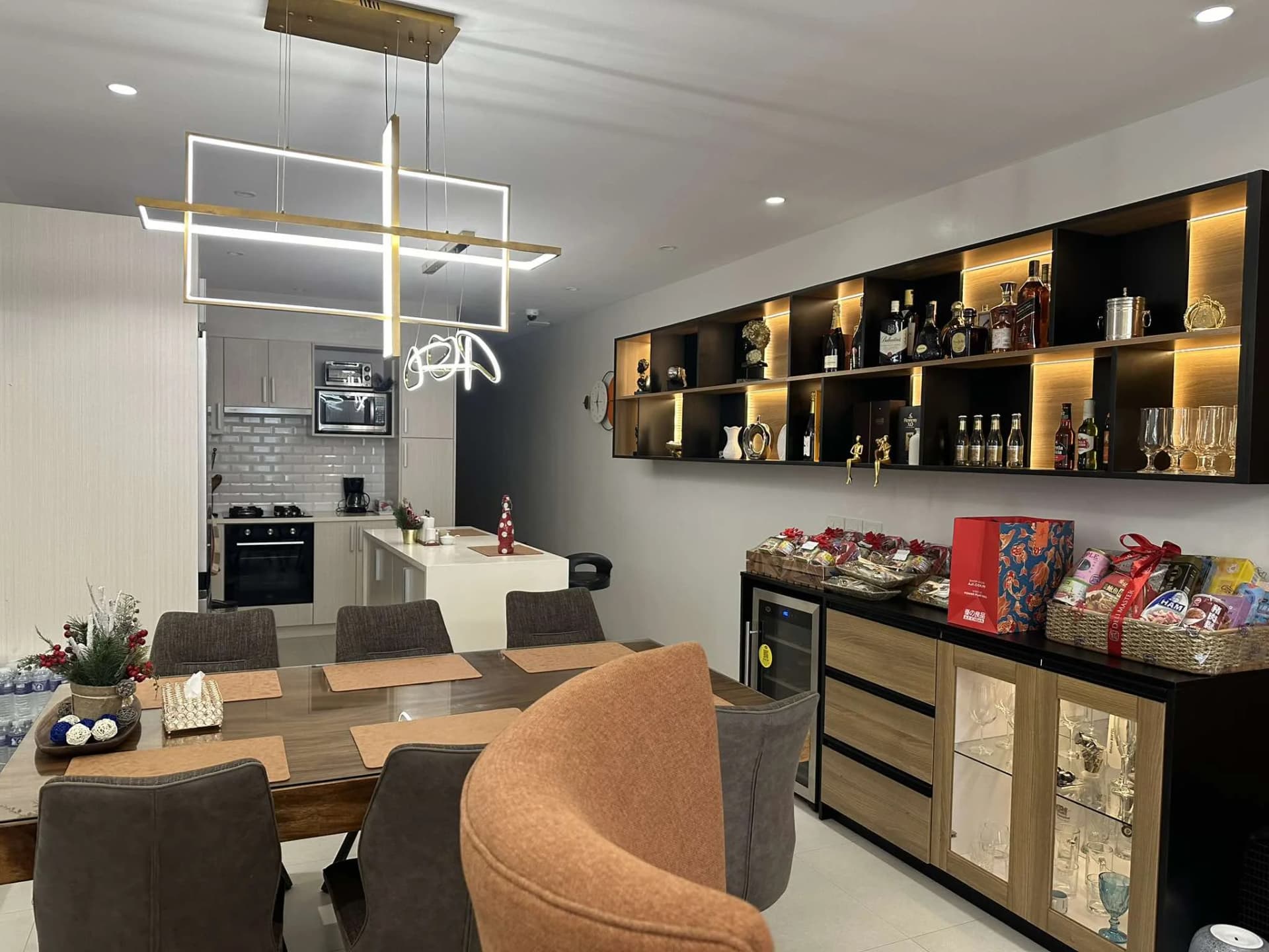 Barangay East Kamias Qc | 3BR 228sqm Townhouse for Sale in Quezon City
