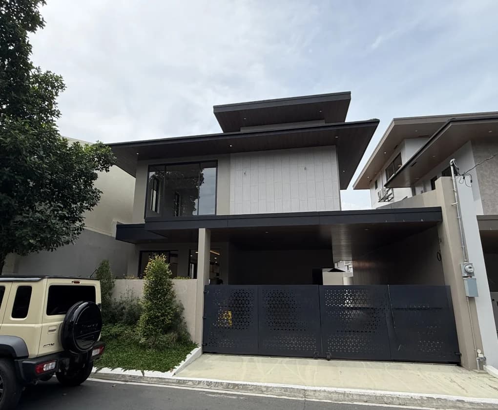 Inner Circle, Bf Homes | 5BR 296sqm House & Lot for Sale in Parañaque City