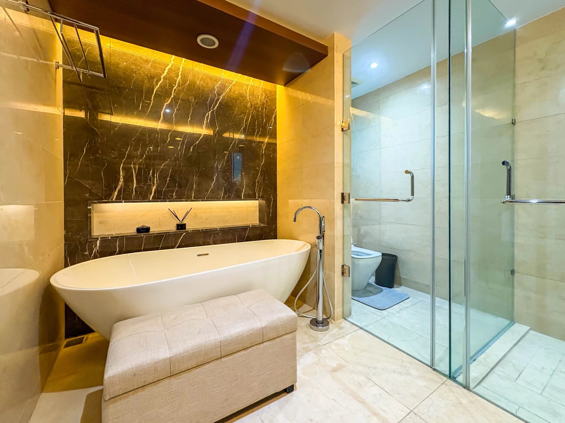 Two Roxas Triangle | 3BR 302sqm Condo for Rent in Makati City