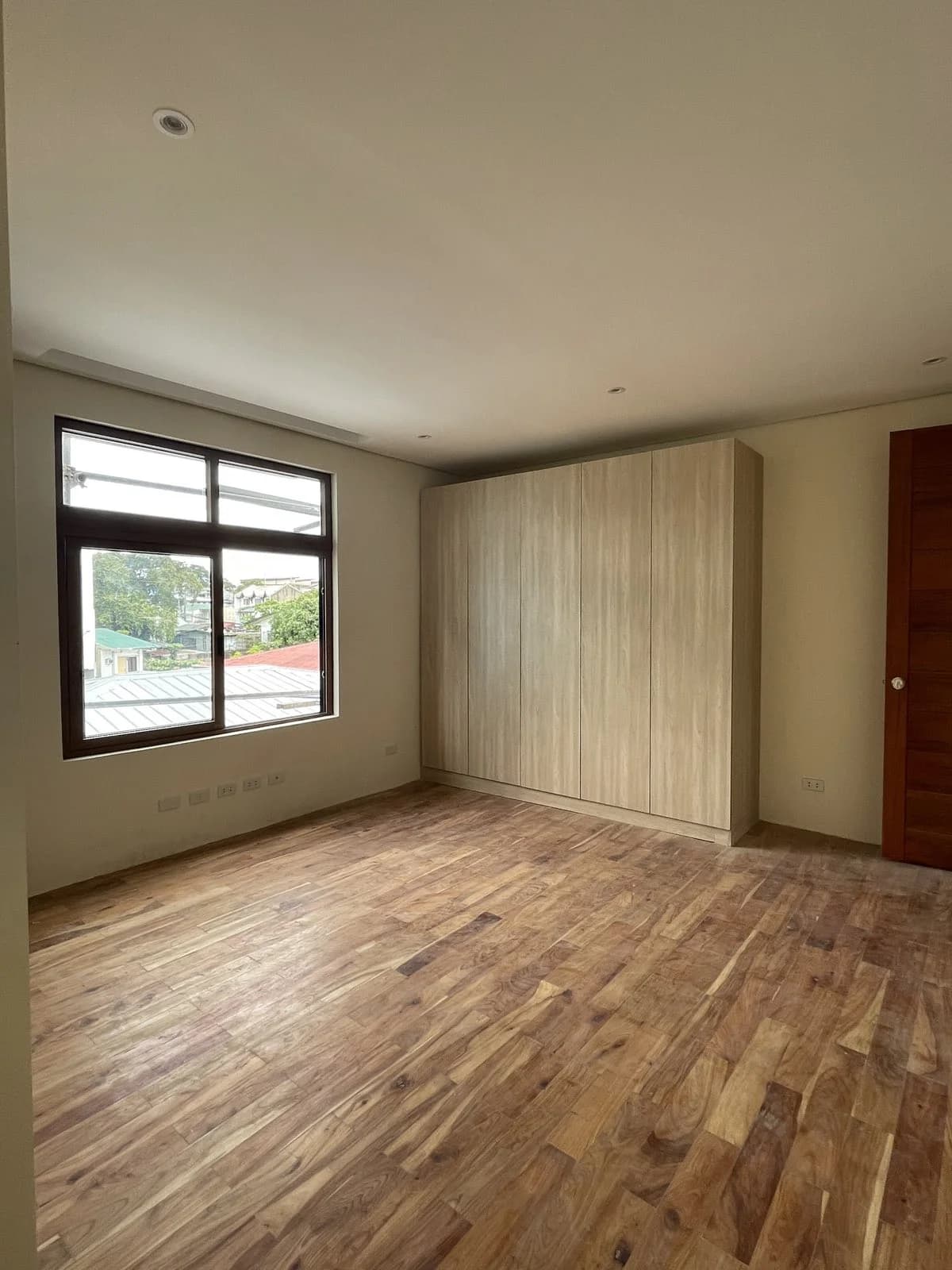 The Lincoln Residences | 5BR 300sqm Townhouse for Sale in Quezon City
