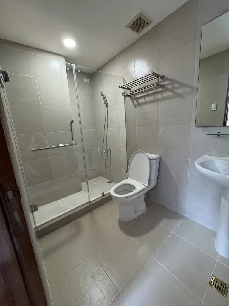 The Stratosphere | 3BR 199sqm Condo for Sale in Makati City