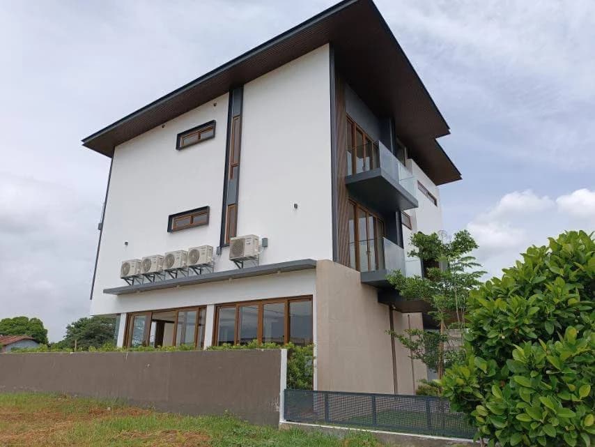 Alabang West | 5BR 542sqm House & Lot for Sale in Las Piñas City