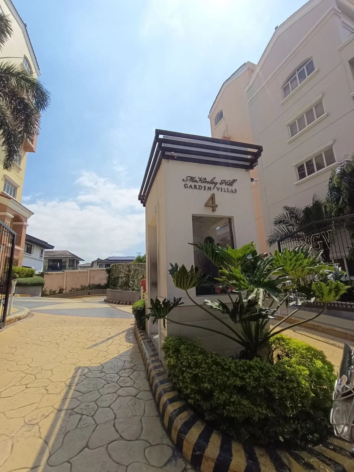 Mckinley Garden Villas | 2BR 90sqm Condo for Rent in Taguig City