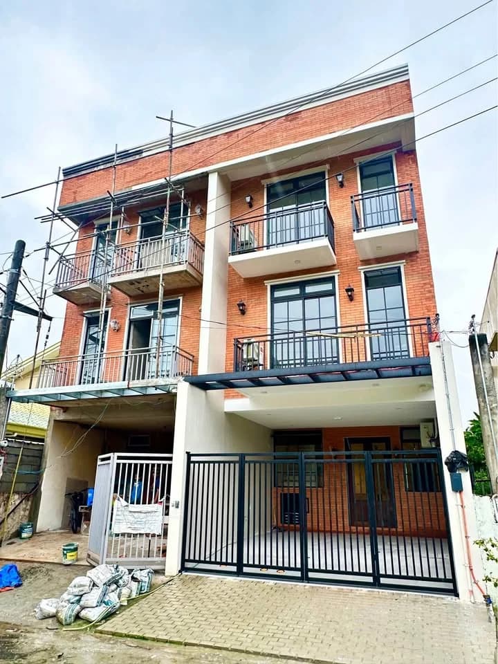 Vermont Park Executive Vill. | 5BR 312sqm Townhouse for Sale in Rizal