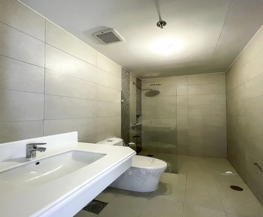 Oak Harbor Residences | 3BR 135sqm Condo for Sale in Parañaque City