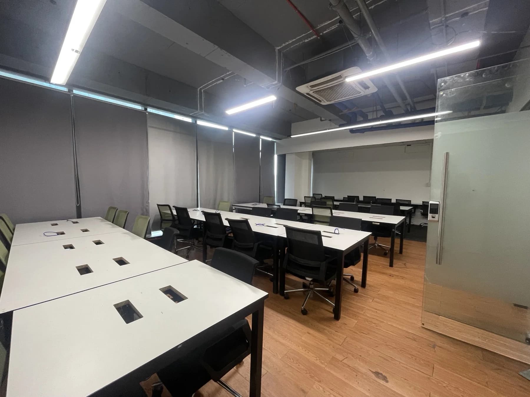 Jx Tower | 1261sqm Office Space for Rent in Parañaque City