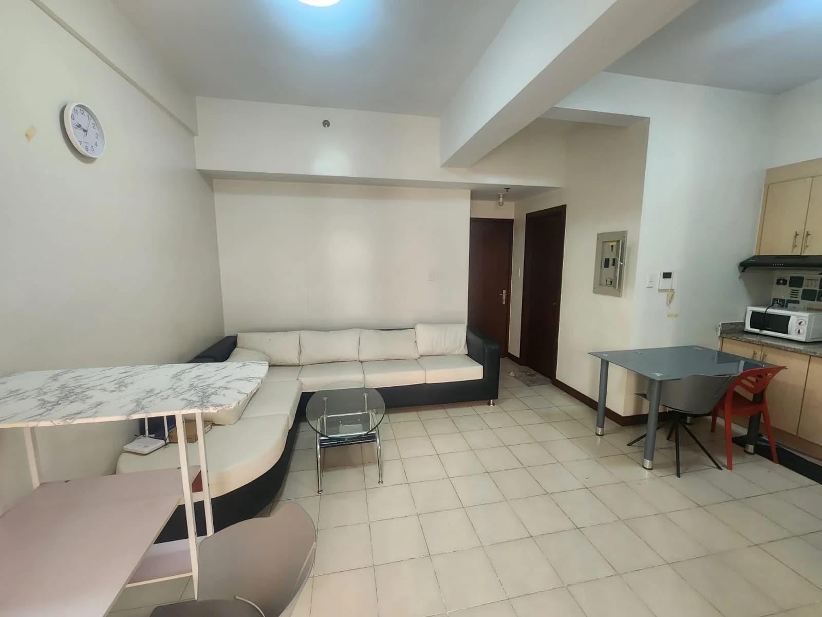 Paseo De Roces | 1BR 44sqm Condo for Sale in Makati City