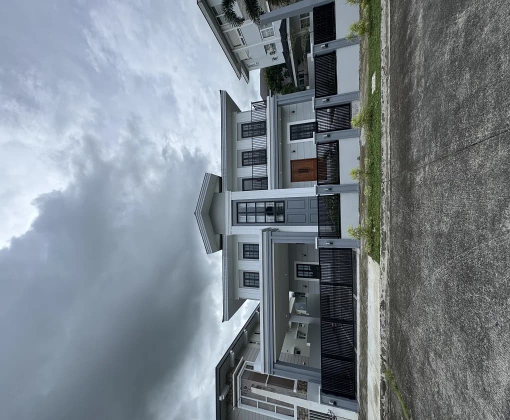 Chateau De Paris - South Forbes | 4BR 260sqm House & Lot for Sale in Cavite