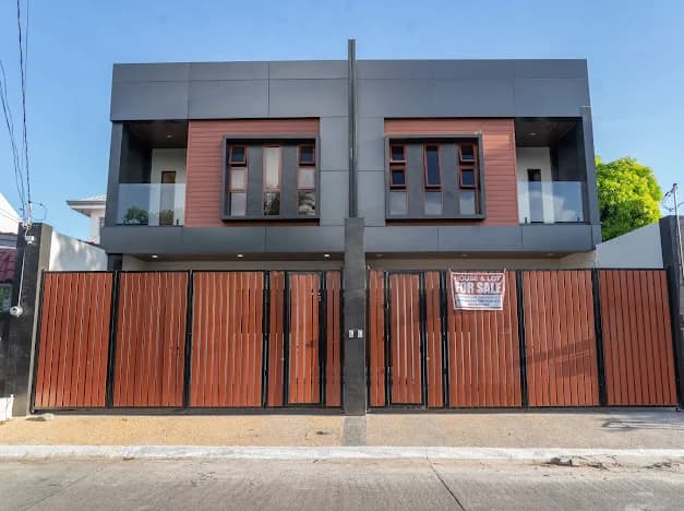 Pilar Village | 4BR 200sqm Townhouse for Sale in Las Piñas City