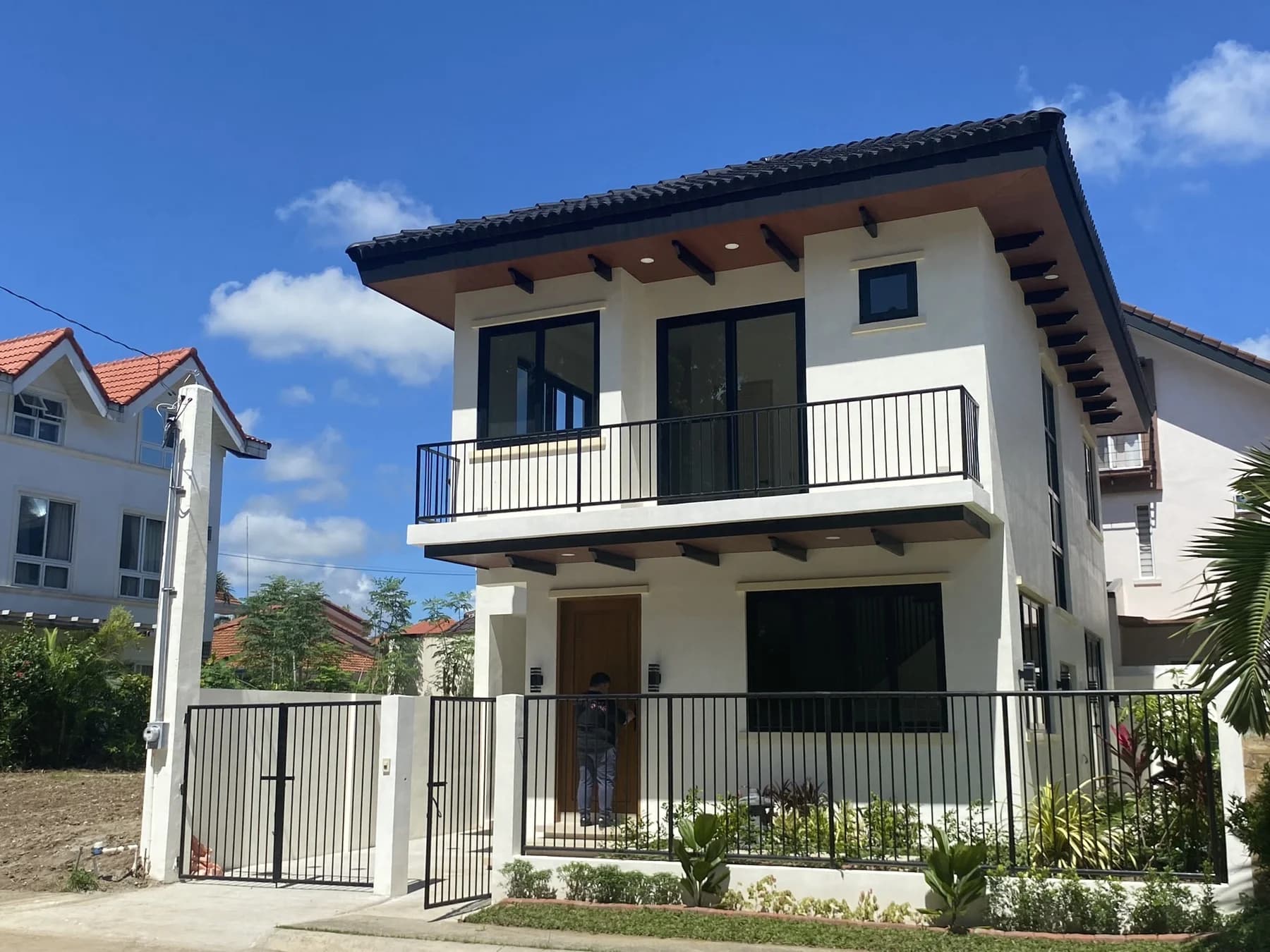 South Forbes Villas | 3BR 220sqm House & Lot for Sale in Cavite