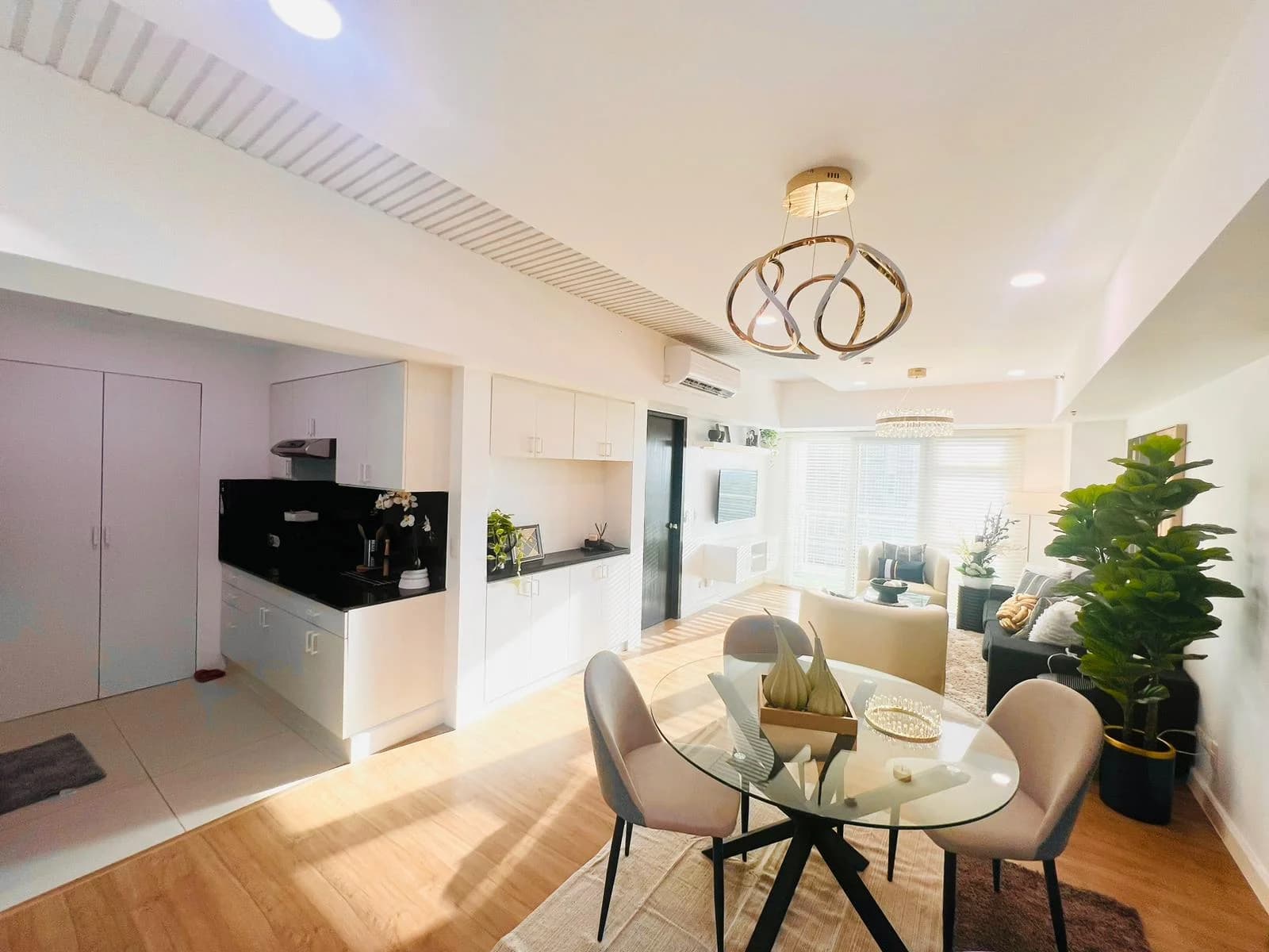 The Veranda | 1BR 60sqm Condo for Sale in Taguig City - Arca South