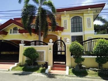 Italia 500 Bf Resort Village | 5BR 420sqm House & Lot for Sale in Las Piñas City