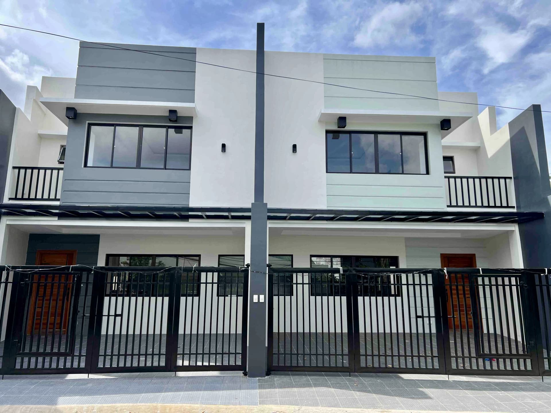 Bf Resort Village | 4BR 217sqm Townhouse for Sale in Las Piñas City