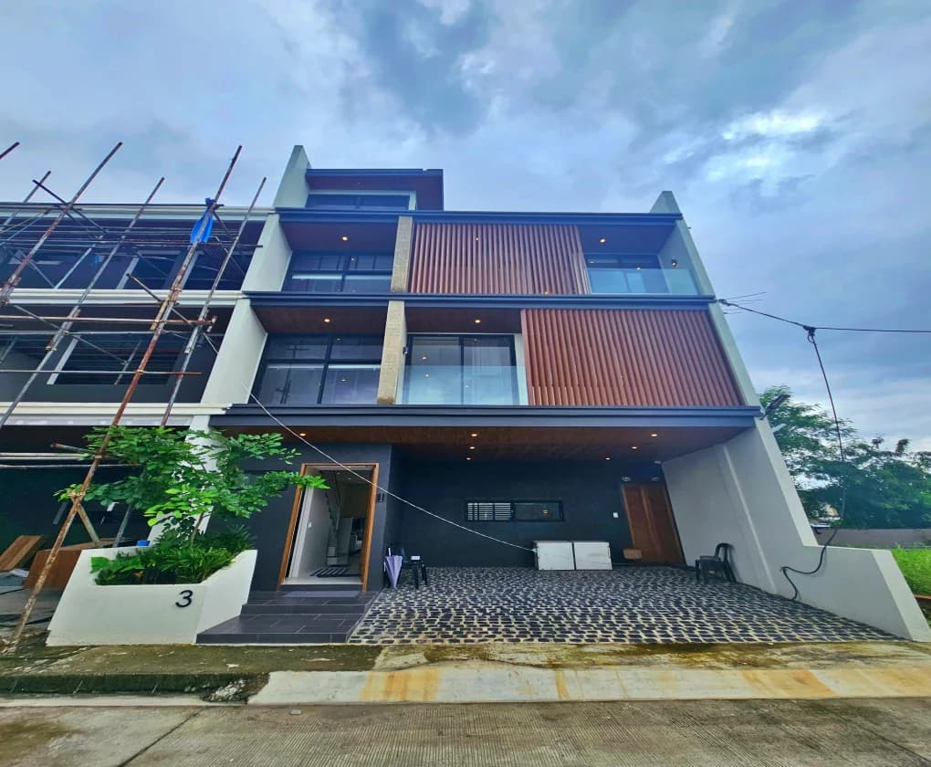 Town And Country Executive Village | 4BR 200sqm Townhouse for Sale in Rizal