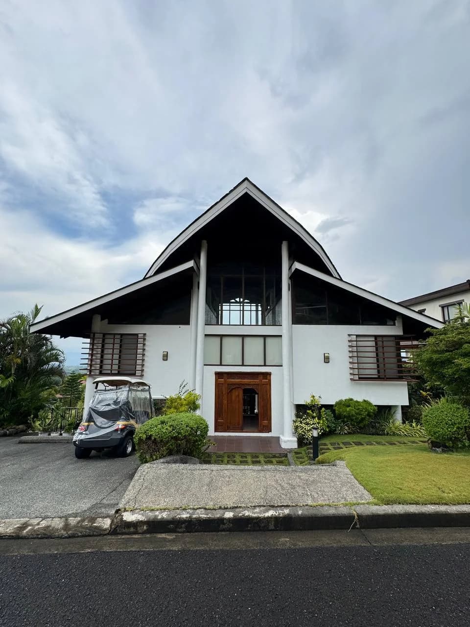Lakeview Heights | 4BR 350sqm House & Lot for Sale in Tagaytay City