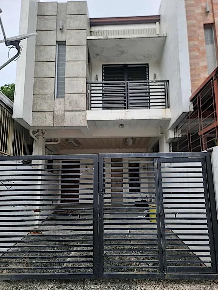 Bf Resort Village | 3BR 140sqm House & Lot for Sale in Las Piñas City